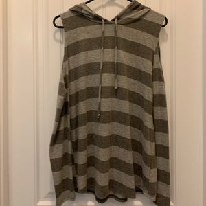 Cold Shldr long sleeve top